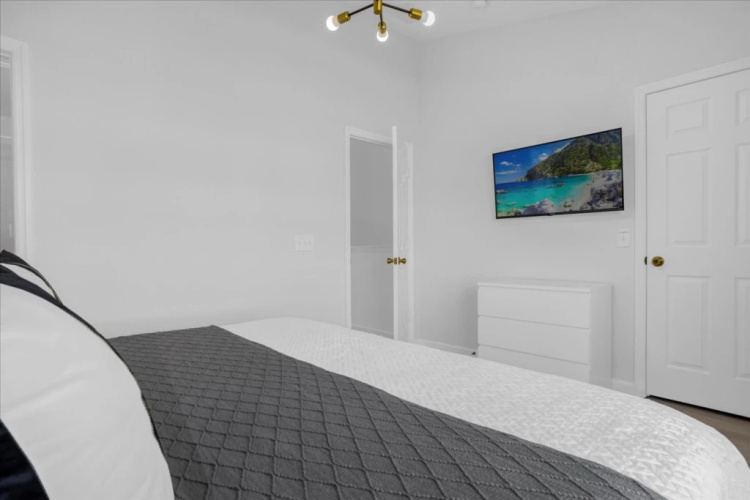 3 Bedrooms - 3 Bathrooms - Windsor Hills 7662 Sr