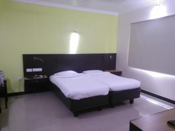 New Woodlands Hotel