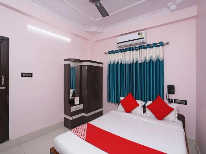 OYO 25018 Saanvi