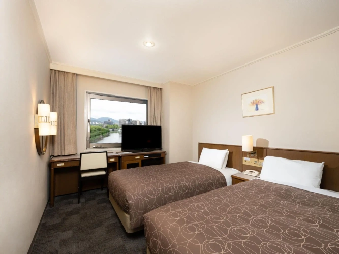 Standard Twin room with park view