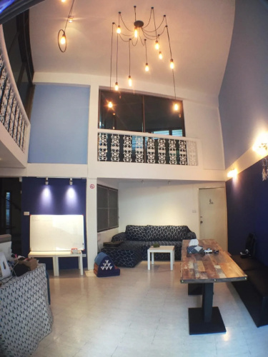 Lazy Blue House Asok