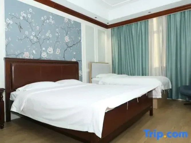 Deluxe Family Suite