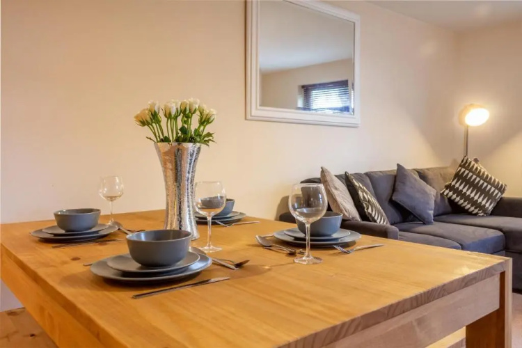 Apartment 4 Hillbrook House, Malvern - Guest Homes