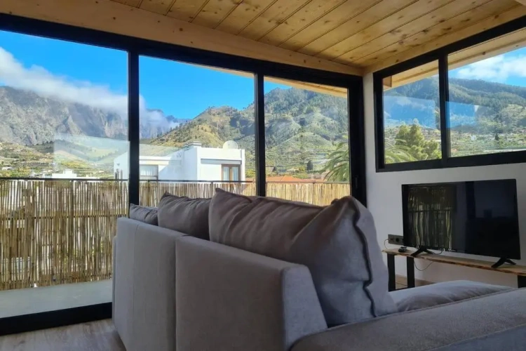 2 Bedrooms Cottage