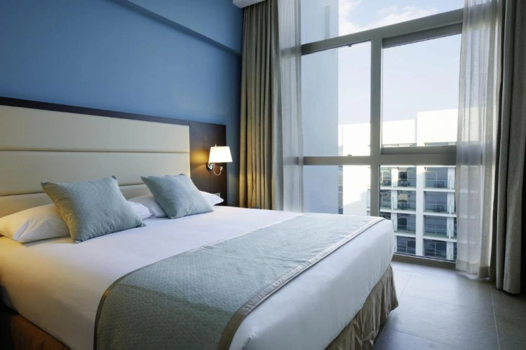 Junior Suite with partial sea view