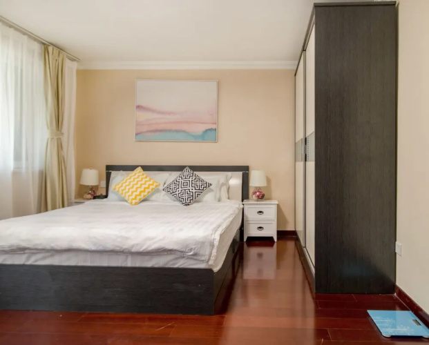 LayMayRest Service Apartment