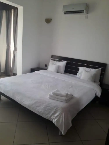 3 Bedrooms Apartment
