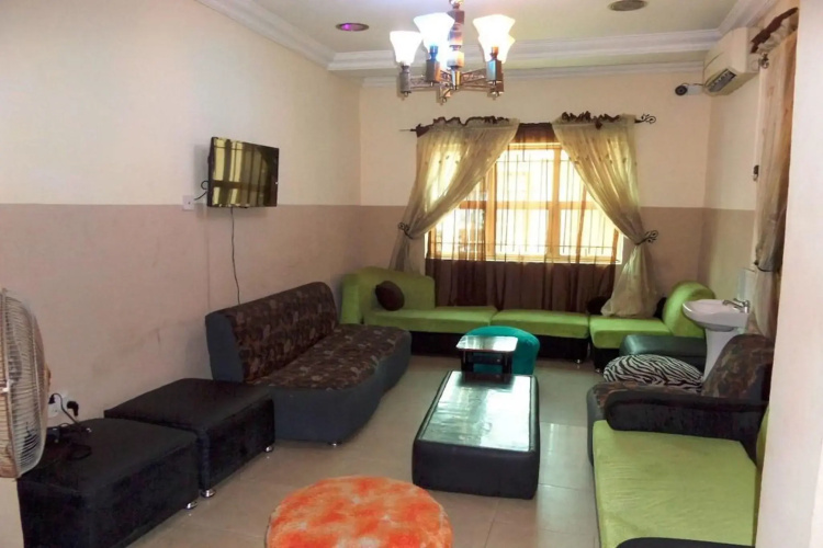 Wonder King Hotel