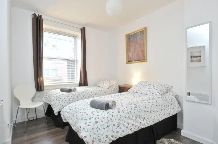 367 Richmond Place Apartment