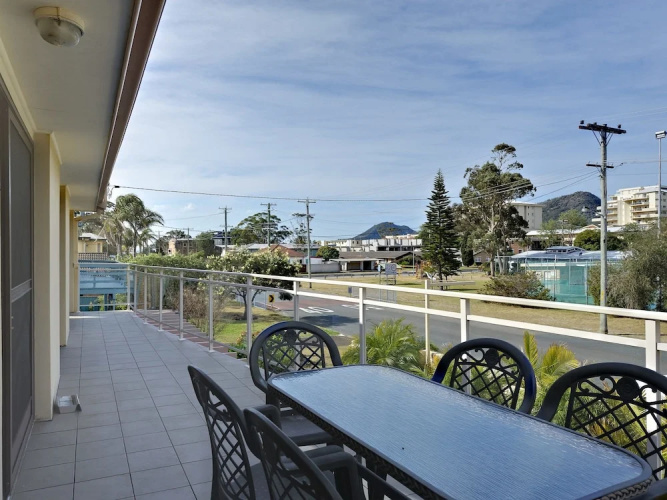 The Breakers, 16 Government Road