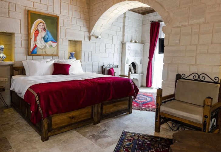 Megaron Cave Hotel