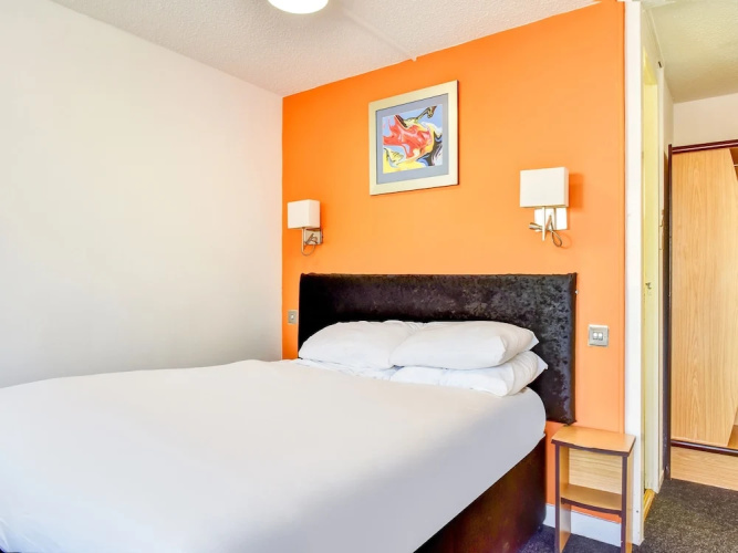 The Hotel Rafiya, Redditch