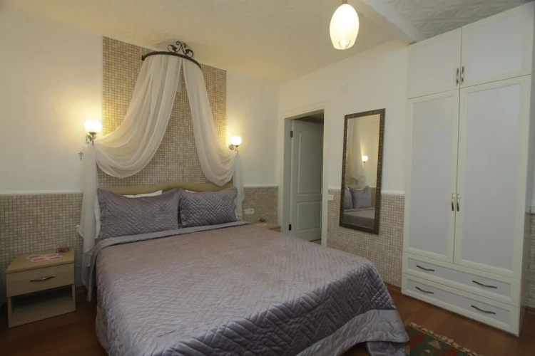 Queen Nano Hotel