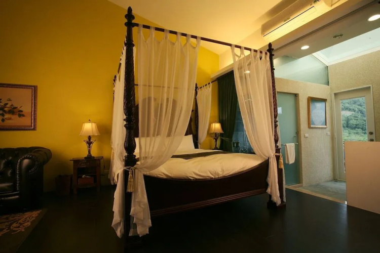 Juhu Farmstay