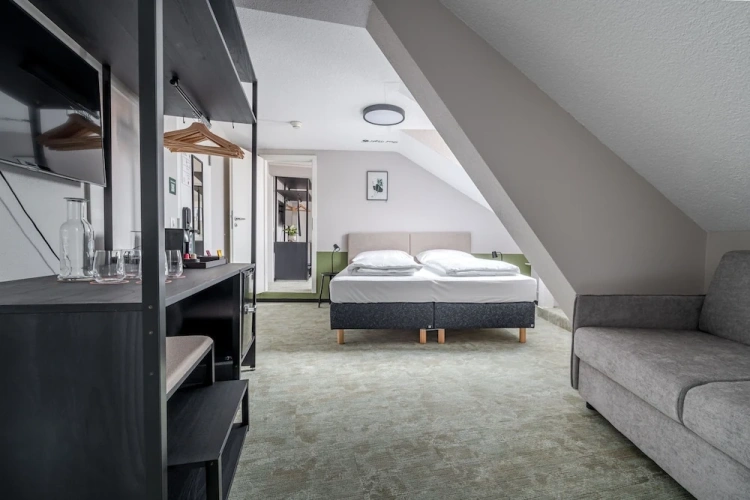 Deluxe Quadruple room