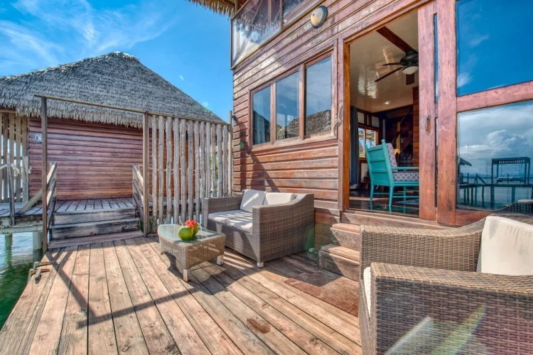 2 Bedrooms Bungalow with view
