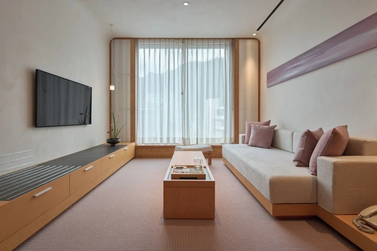 Standard Twin Suite with balcony