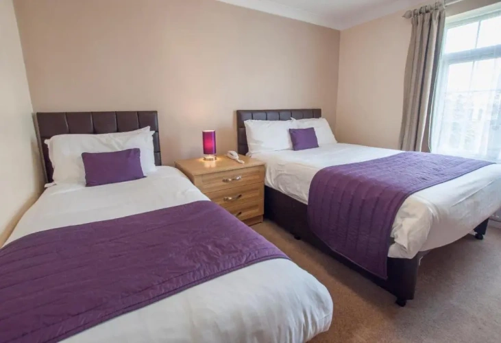 Standard Triple room