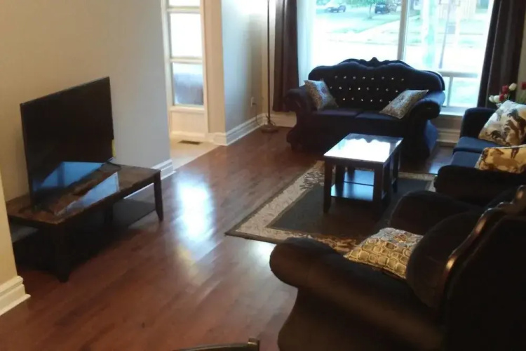 NEW !! Home Away From Home in the GTA