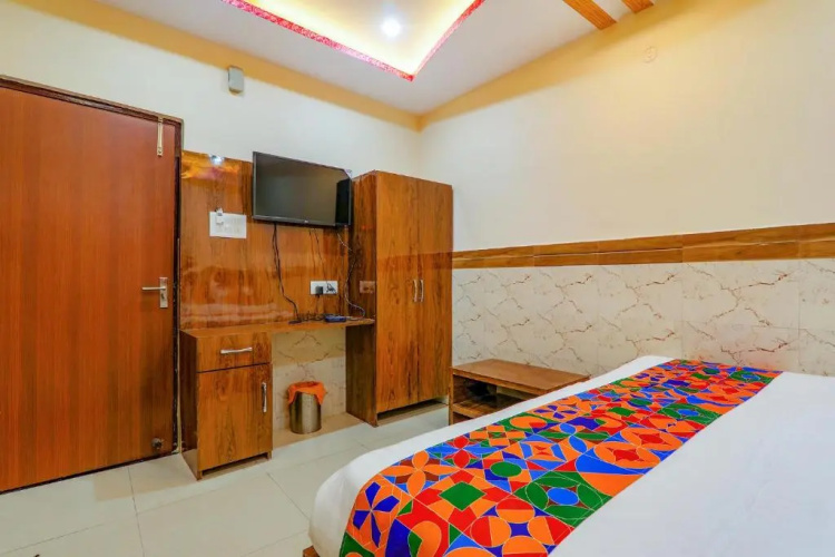 Fabhotel Shree Galaxy