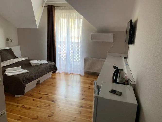 Guest House Shale