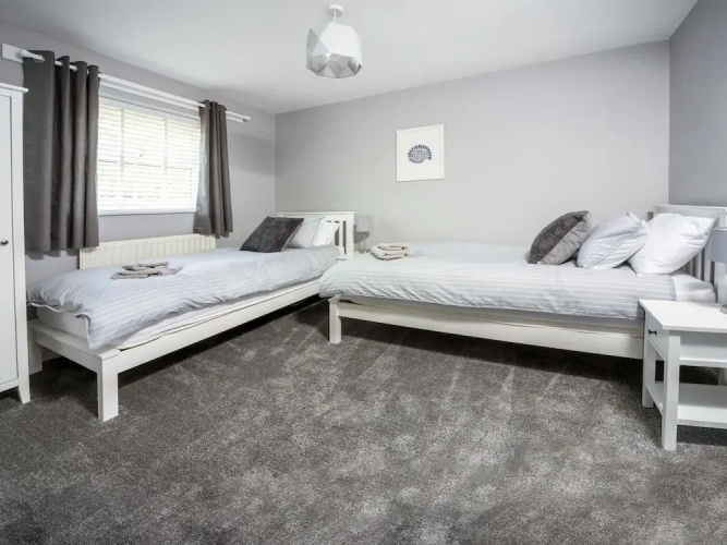 1 Wesley Mews