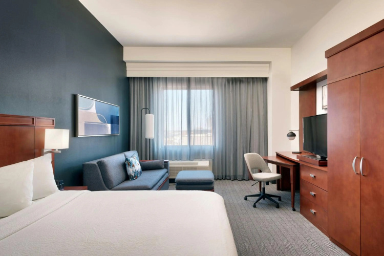 Courtyard by Marriott Lincoln Downtown