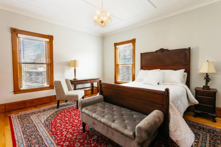 Reynolds House Inn