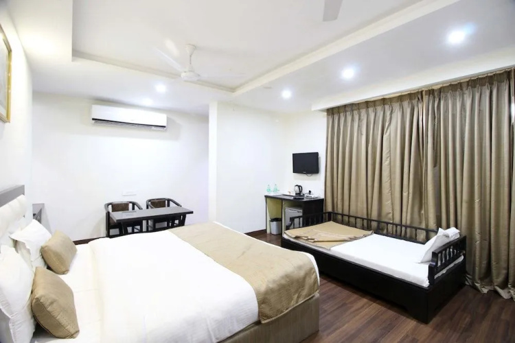 Usha Kiran Palace Hotel & Towers