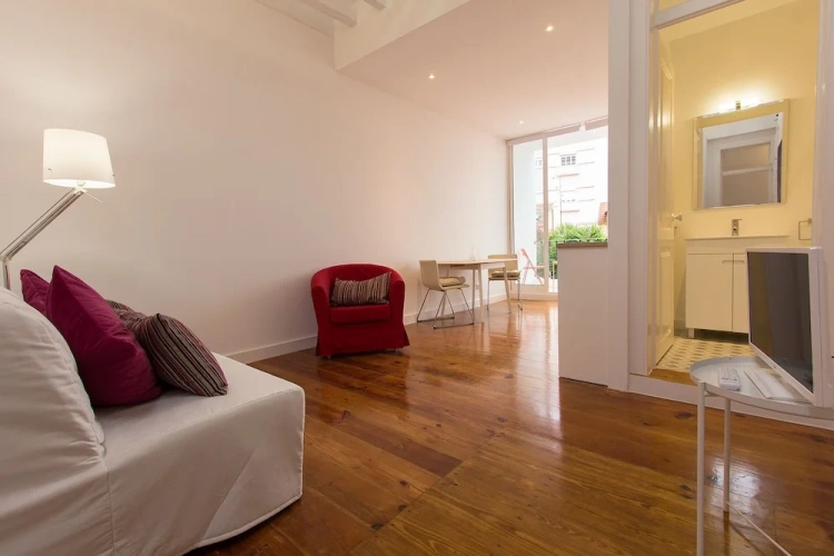 1 Bedroom Apartment with balcony