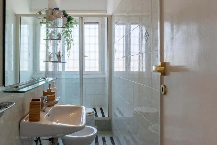 Roomy and Bright Apartment with Terrace
