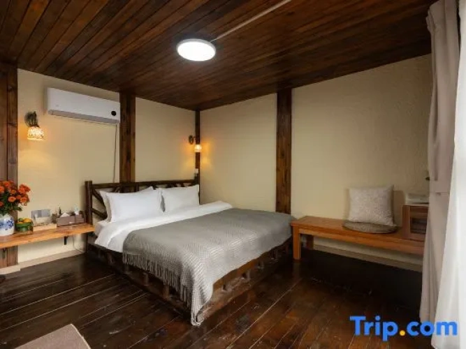 Standard Double room with courtyard view