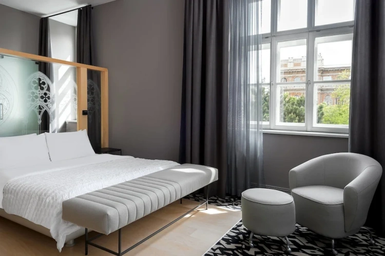 Corner Double room