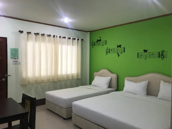 Standard Triple room