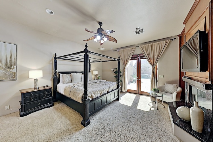 54444her 5 Bedroom Home