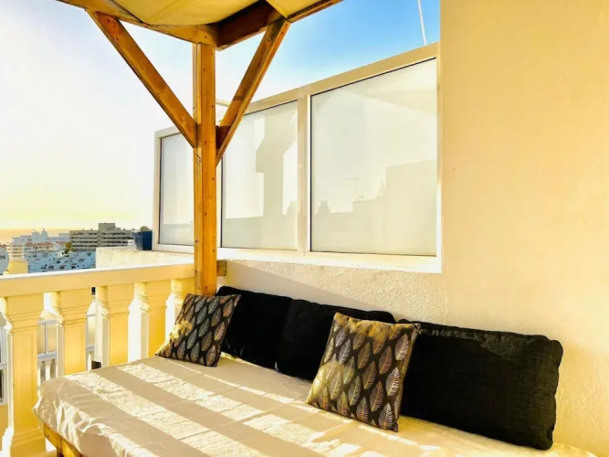 Spacious 2 BR Golden Apartment