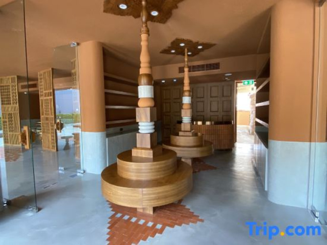 Mai Hotel