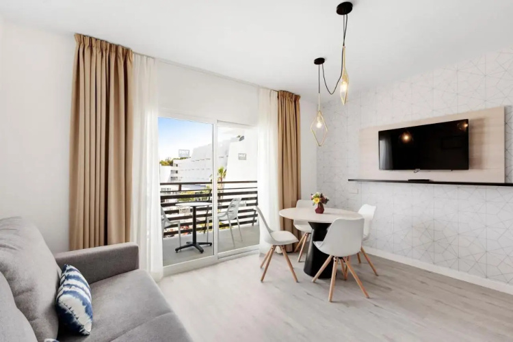 Palmanova Suites by TRH