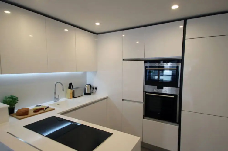 Dance Square Apartments