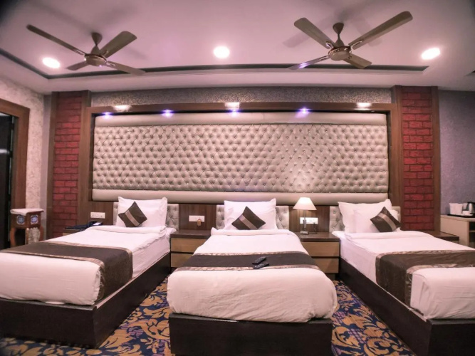 Hotel Vishnu Empire