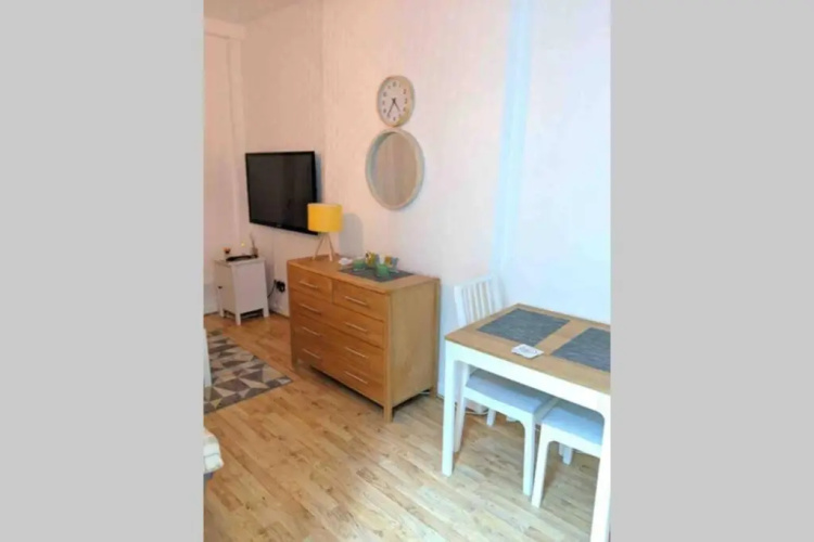 The Bay Apartment - 10 Mins from WMC