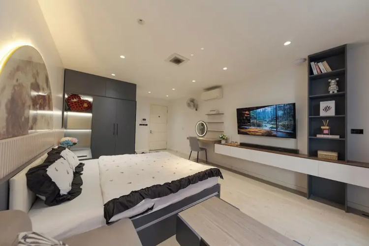 Moonlight Apartment