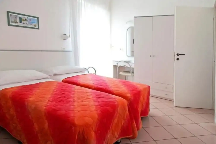 Standard Twin room with balcony