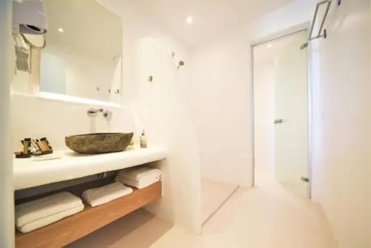 THA-LIA Myconian Suites and Studios
