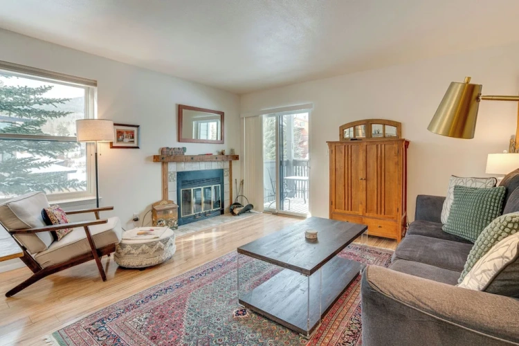 2 Bedrooms Apartment