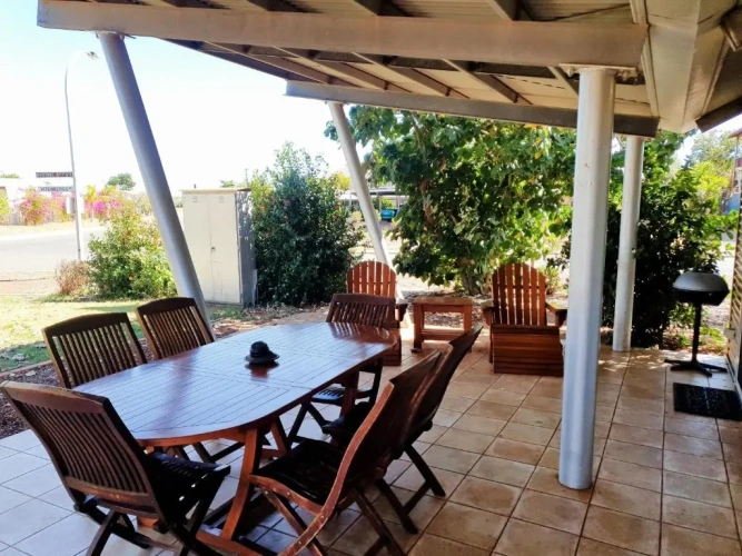 2 Bedrooms Villa