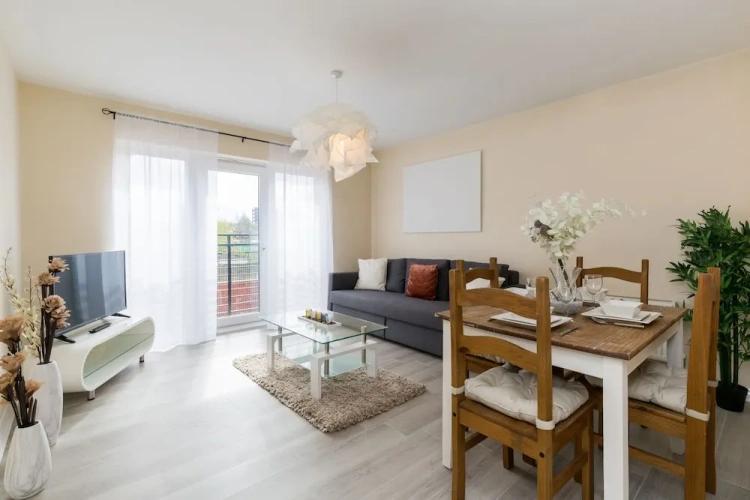 2 Bedrooms Apartment