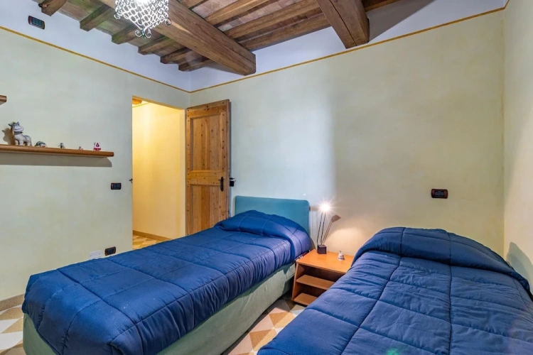 5 Bedrooms Family Villa