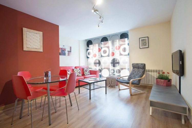 2 Bedrooms Apartment