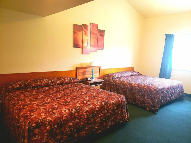 Grand Staircase Inn